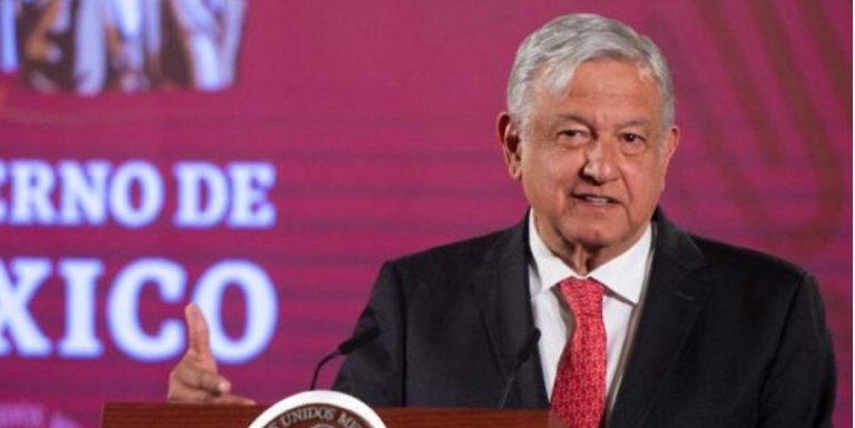 AMLO, 21 de marzo, solo con Guelatao