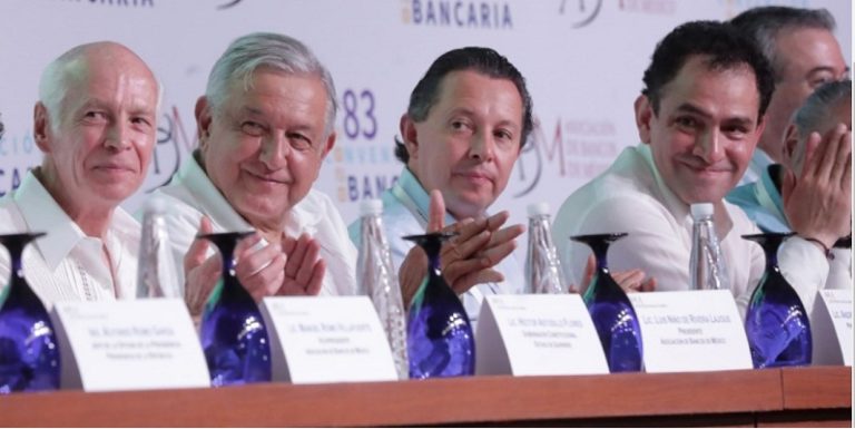 Banca con AMLO
