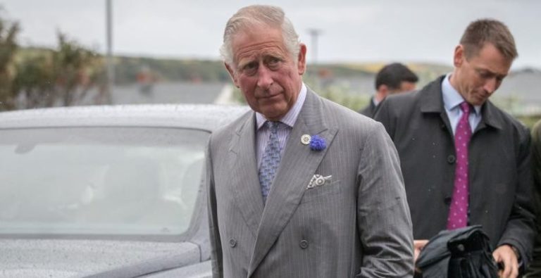 Príncipe Carlos de Inglaterra da positivo en Covid-19