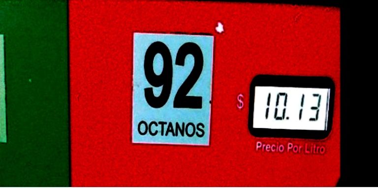 Gasolina baja de precio