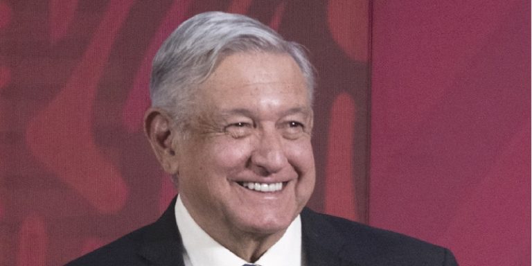 AMLO añade temas de conferencias