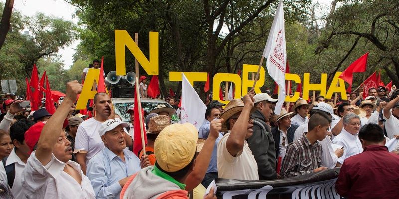 UIF denuncia a Antorcha Campesina por corrupción y lavado de dinero