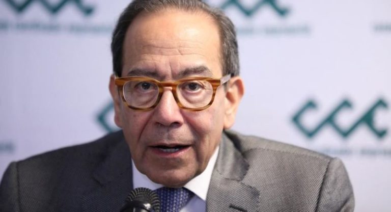 Salazar Lomelin se deslinda, "no me corresponde cobrar impuestos"