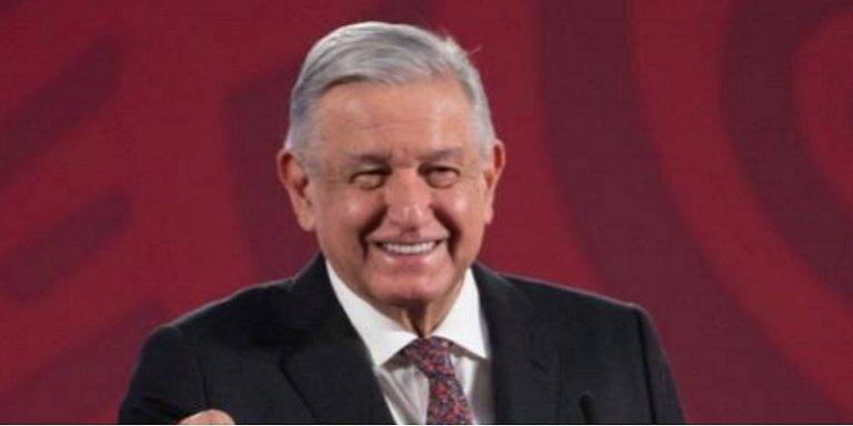 AMLO celebra pago de Walmart