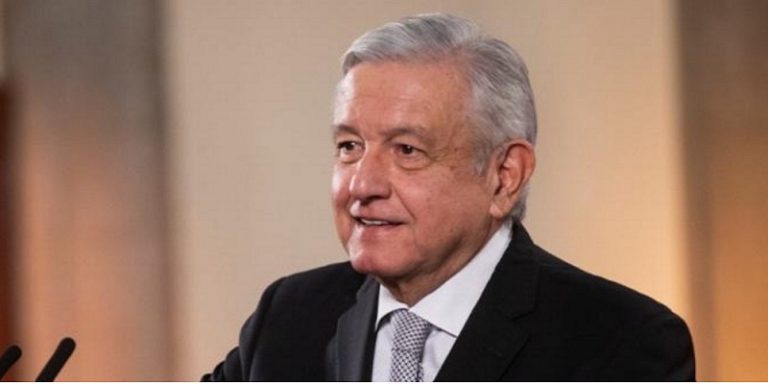 AMLO, inicia entrega de créditos