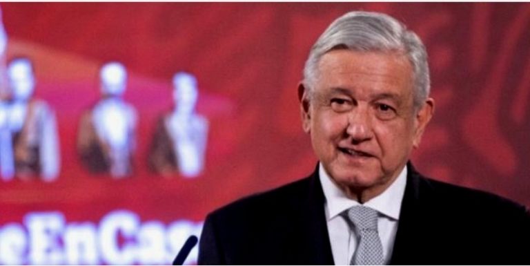 AMLO pedirá cuentas a Twitter y Facebook