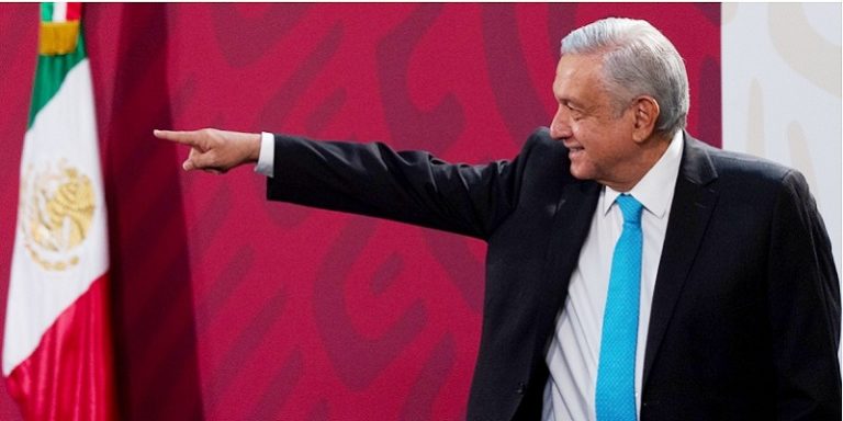 AMLO abre el debate sobre redes sociales
