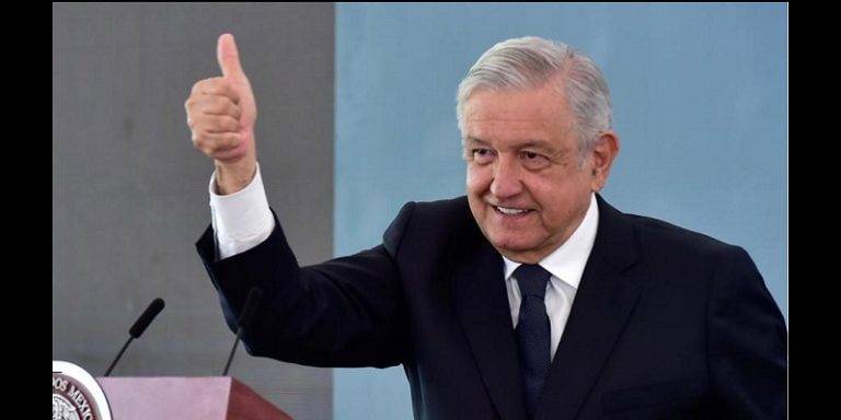 AMLO por una indígena en Conapred