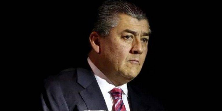 Director de FEMSA duramente cuestionado