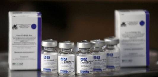 Mexicano dijo que compró 2 millones de vacunas; Rusia lo desmiente