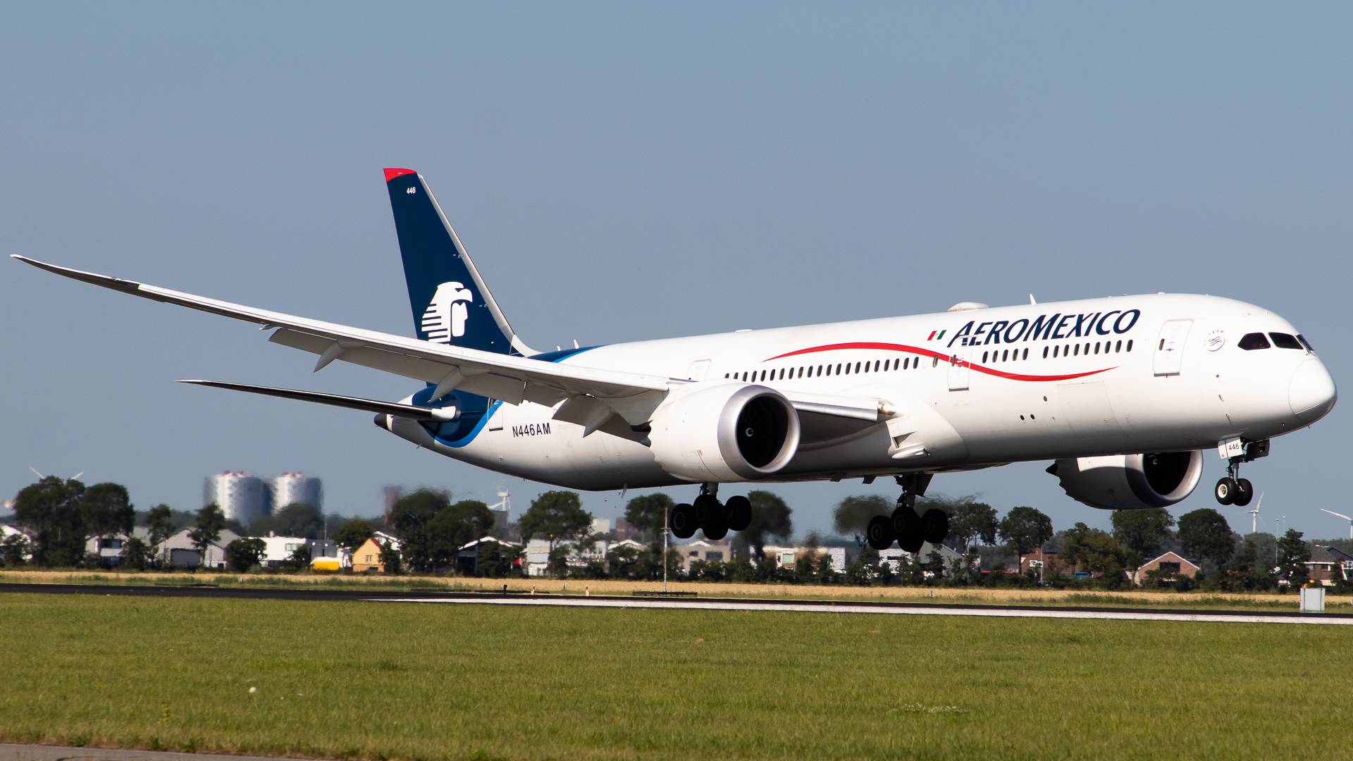 Aeroméxico suspende todos sus vuelos a Canadá hasta el 30 de abril