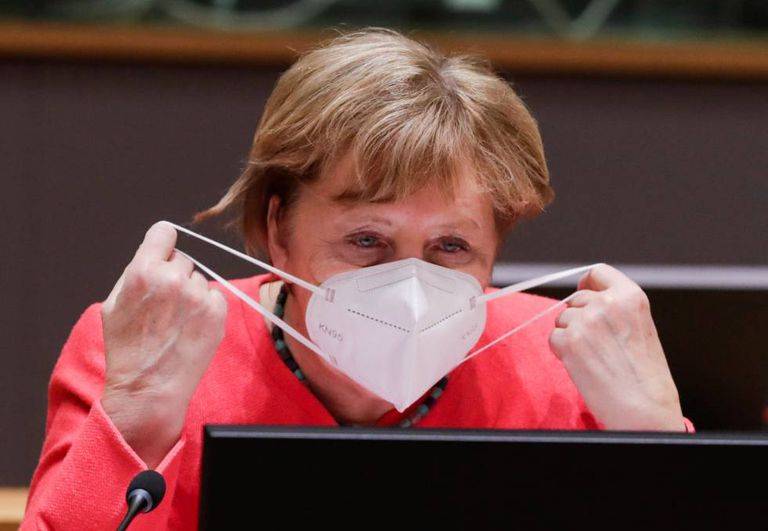 Podemos evitar tercera ola de Covid: Merkel