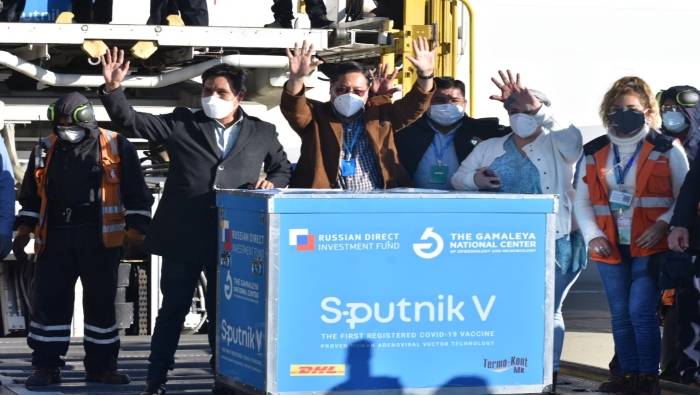 Bolivia comienza la inmunización con la vacuna Sputnik V