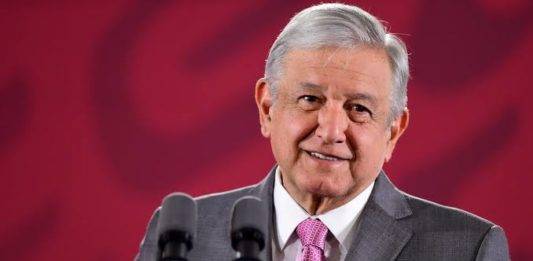 El presidente López Obrador informó que dio positivo a la Covid-19.
