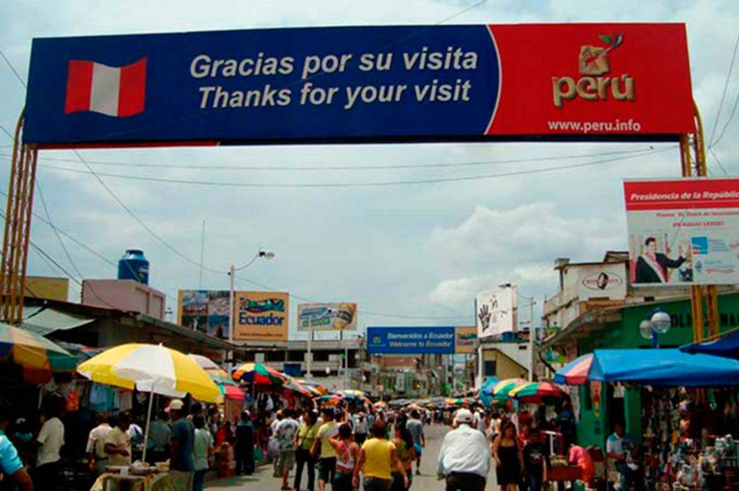 Perú refuerza frontera con Ecuador para detener arribo de migrantes