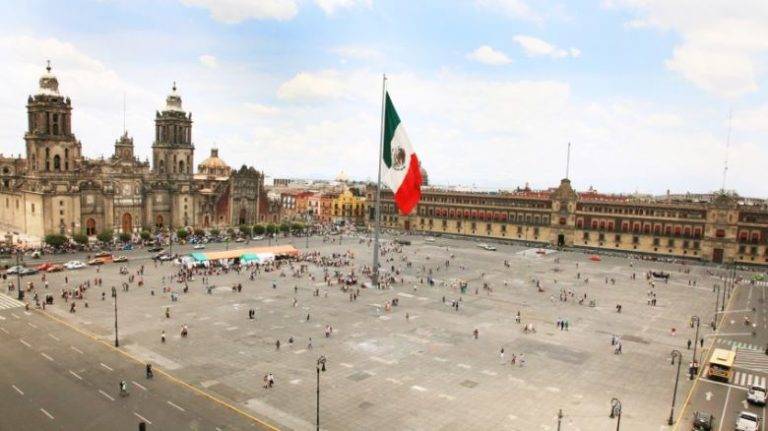 Abren el Zócalo capitalino; ya está libre de FRENAAA