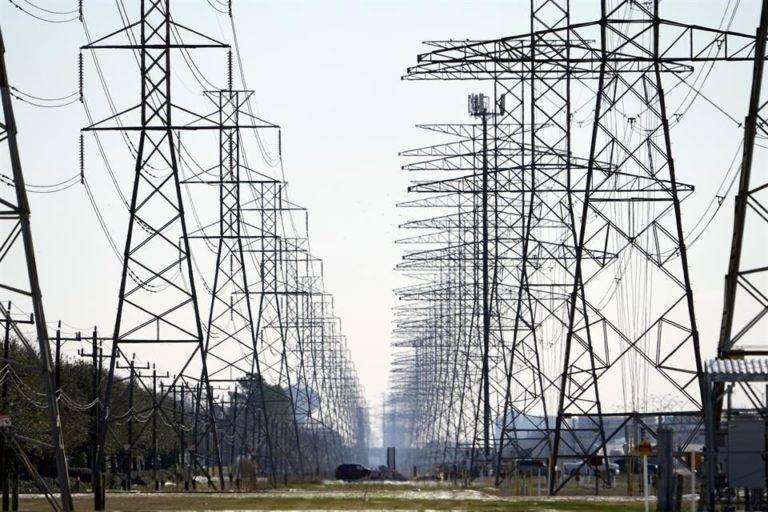 WSJ prueba que los texanos pagan luz cara por la privatización