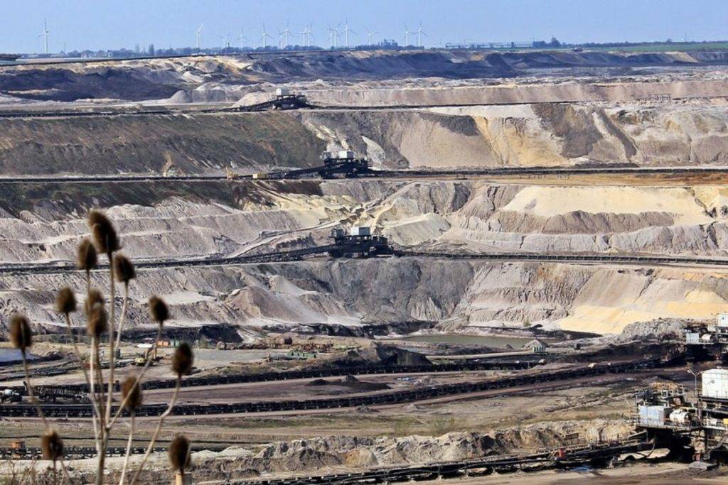 Hay que meter en cintura a minera canadiense que no quiere pagar impuestos: AMLO