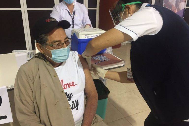 Llega a asilos y domicilios la vacuna contra Covid