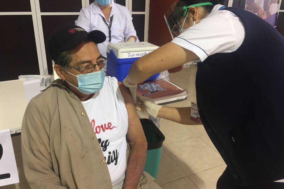 Llega a asilos y domicilios la vacuna contra Covid