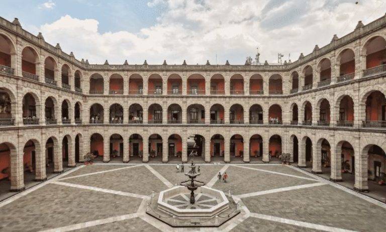 AMLO reactiva el cargo de Gobernador de Palacio Nacional
