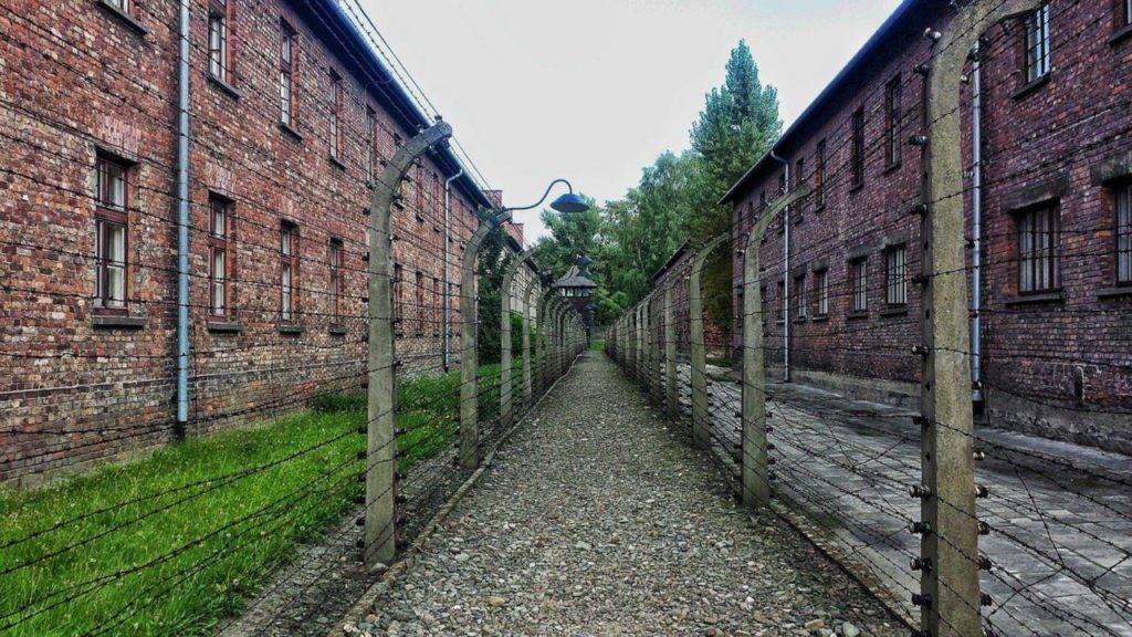 Inculpan por crímenes del Holocausto a ex guardia nazi