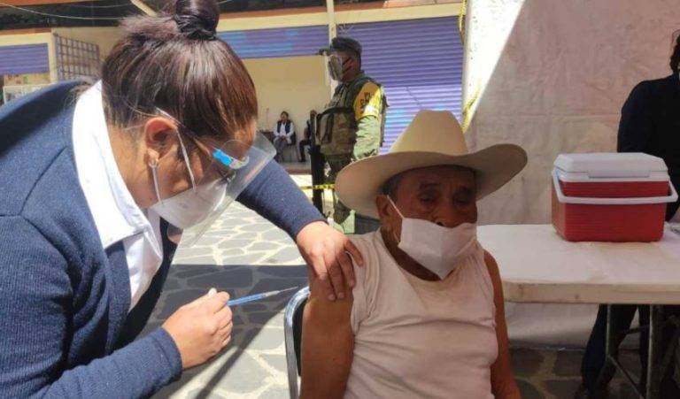 Vacuna reduce 80% la mortalidad de adultos mayores