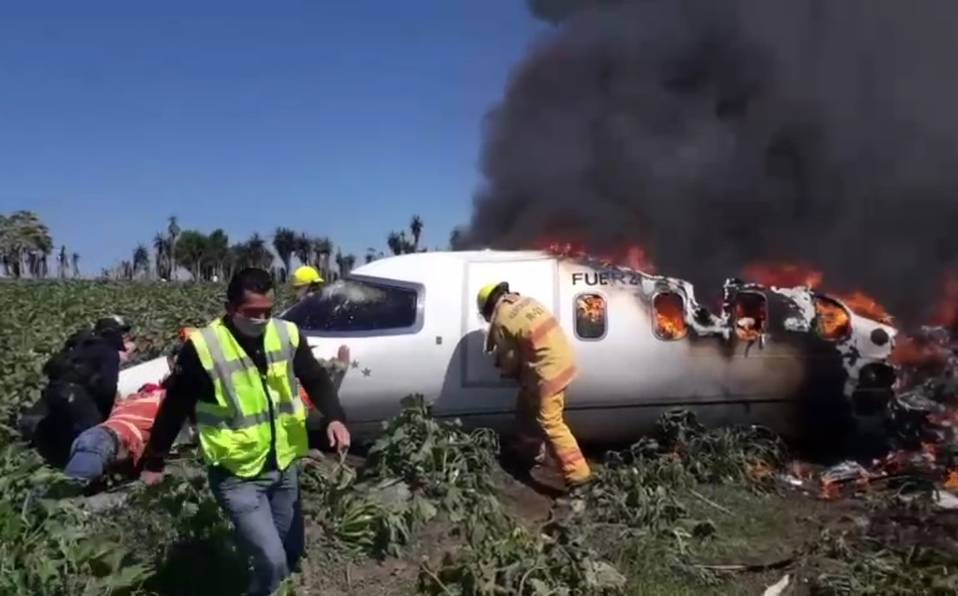 Avión del ejército se desploma en Veracruz; se reportan seis militares fallecidos