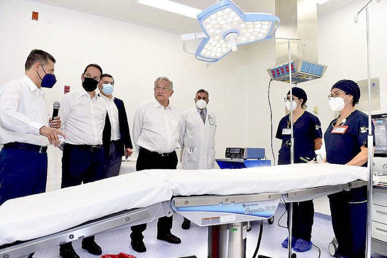Van 120 hospitales terminados, destaca López Obrador desde Querétaro