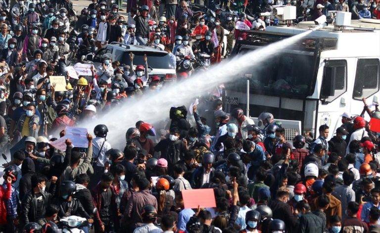 Más de 18 muertos por represión militar en Myanmar
