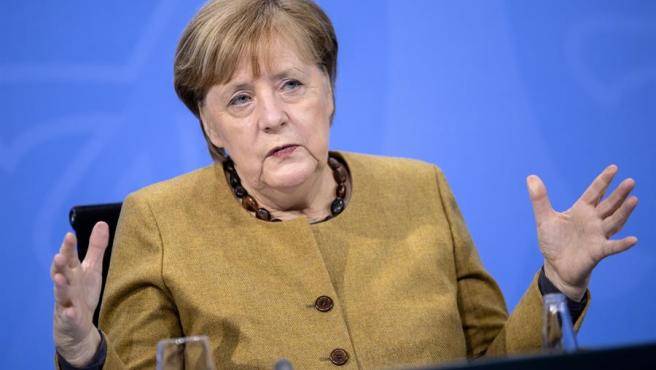 Merkel promete que toda Alemania estará vacunada para septiembre