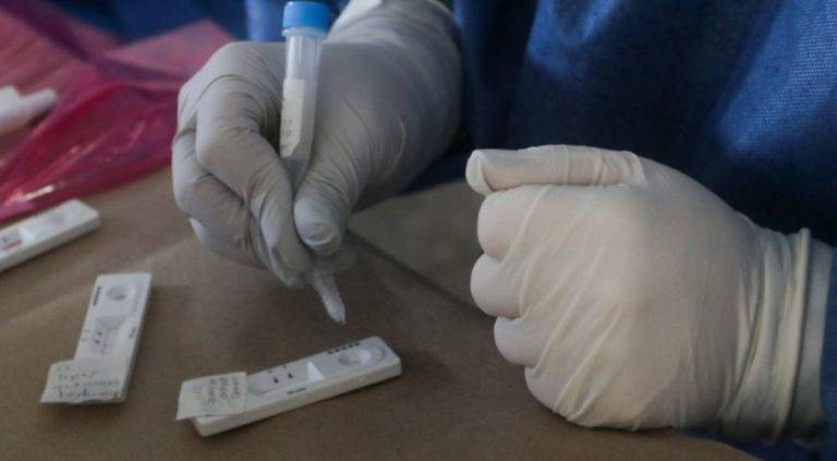 Aplicarán gratis prueba de Covid-19 en plazas y farmacias de la CDMX