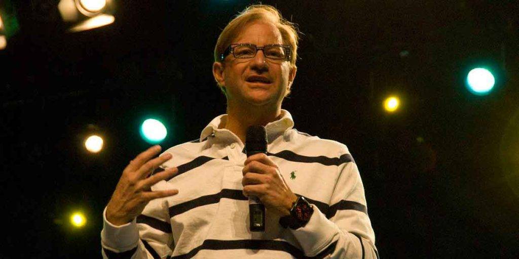 Andrés Roemer se retira de la Unesco por acusaciones de agresión sexual