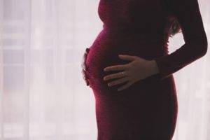 Embarazadas podrían transferir anticuerpos contra Covid-19 a sus bebés