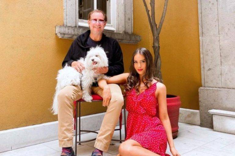 Esposa de Andrés Roemer se siente amenazada; habla sobre denuncias y agresiones contra su esposo
