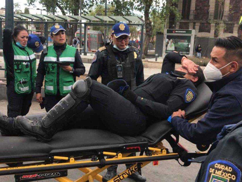 De acuerdo con la SSC-CDMX durante la manifestación por el Día Internacional de la Mujer resultaron heridas 15 policías y 4 civiles.