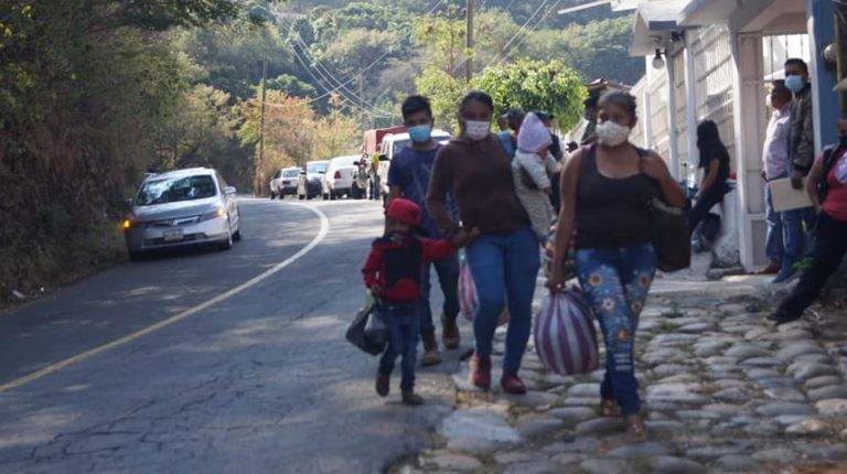 Tlatlaya y Amatepec cierran entradas y salidas para detener a la Covid-19