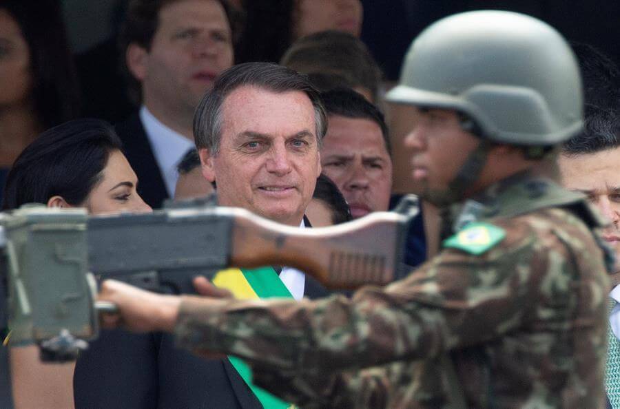 Renuncia toda la cúpula militar de Brasil por fricciones con Bolsonaro