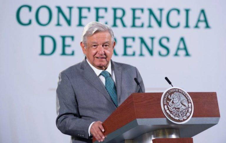 Para la declaración fiscal no necesitarán un contador: AMLO