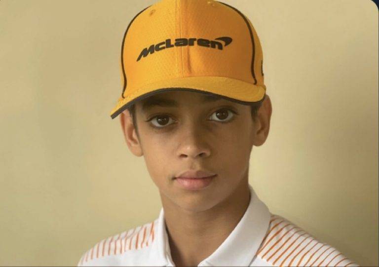 Niño de 13 años se convierte en piloto de McLaren