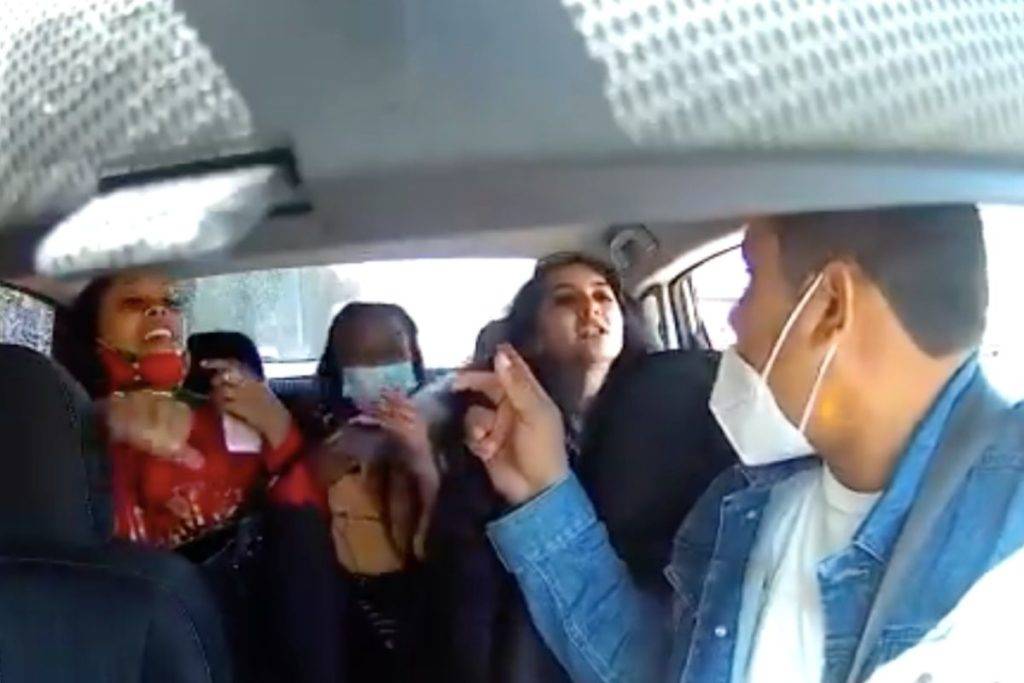 Mujeres agreden a conductor que les pidió usar cubrebocas