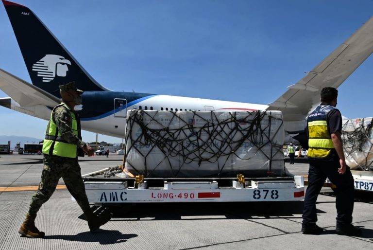 México recibe segundo lote de vacuna Sputnik V, con 200 mil dosis