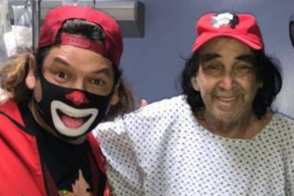 Cepillín reaparece tras cirugía de emergencia en la espalda