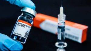 Arranca aplicación de vacunas de Sinovac en México
