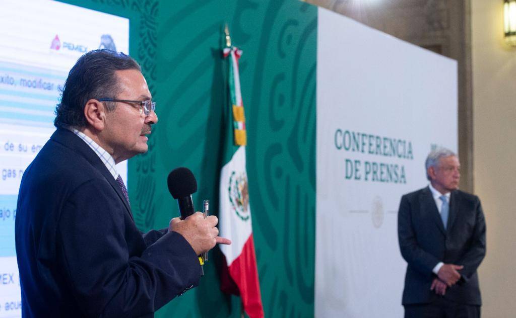 AMLO apoya a Pemex con reducción de 73 mil mdp en impuestos