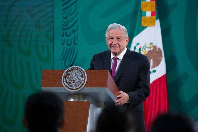 Calderón se está convirtiendo en feminista: AMLO
