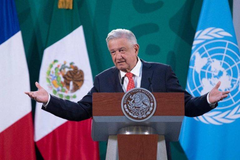 AMLO pide a legisladores leer bien la reforma a la Ley de Hidrocarburos