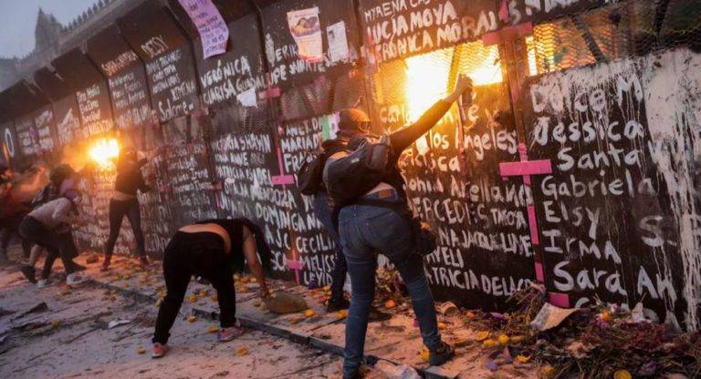 Hombres encapuchados encabezaron actos de violencia en marcha feminista: SSPC-CDMX