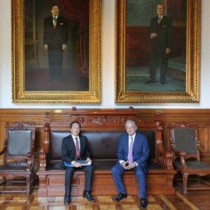 AMLO recibe al gobernador de Veracruz en Los Pinos