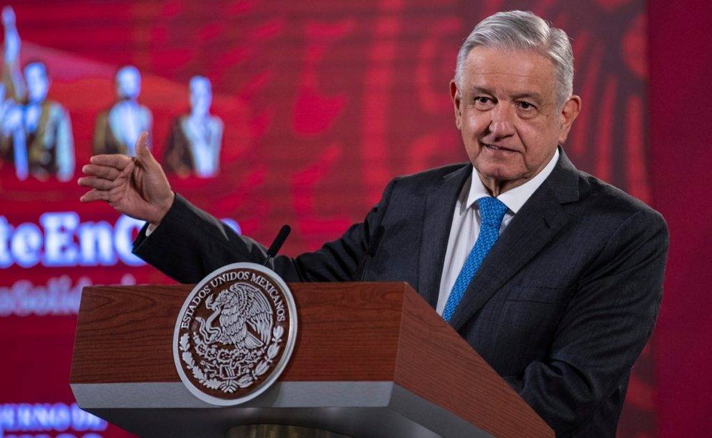 AMLO con el 50% de aprobación a dos meses de las elecciones